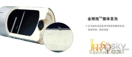 這款電熱水器采用了創(chuàng)新3D旋鈕設(shè)計(jì)，用戶輕松一鍵即可操控，對(duì)于家有老人的用戶而言，不用擔(dān)心操作方面的問(wèn)題。