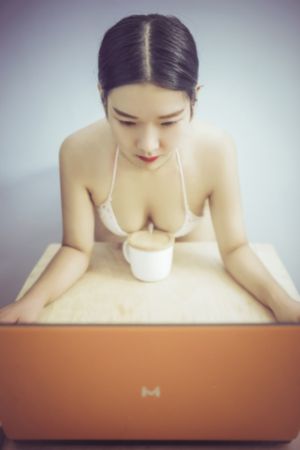《乳色吐息在线观看_超清在线播放观看